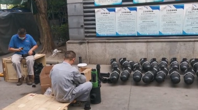 疊片污水處理器，正在裝配